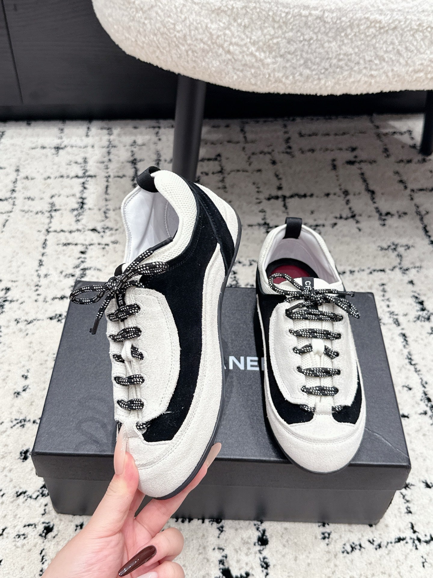 C-Sneakers