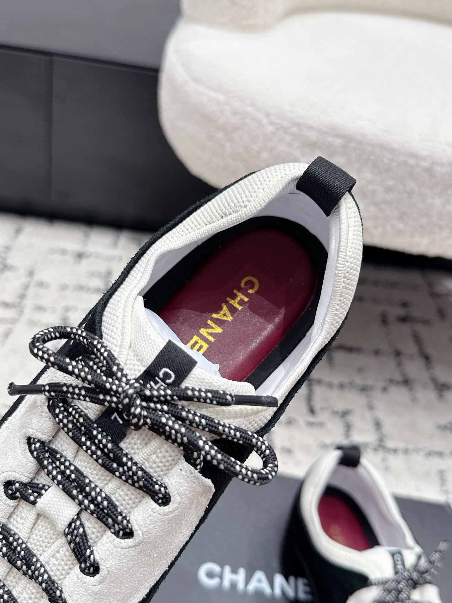 C-Sneakers