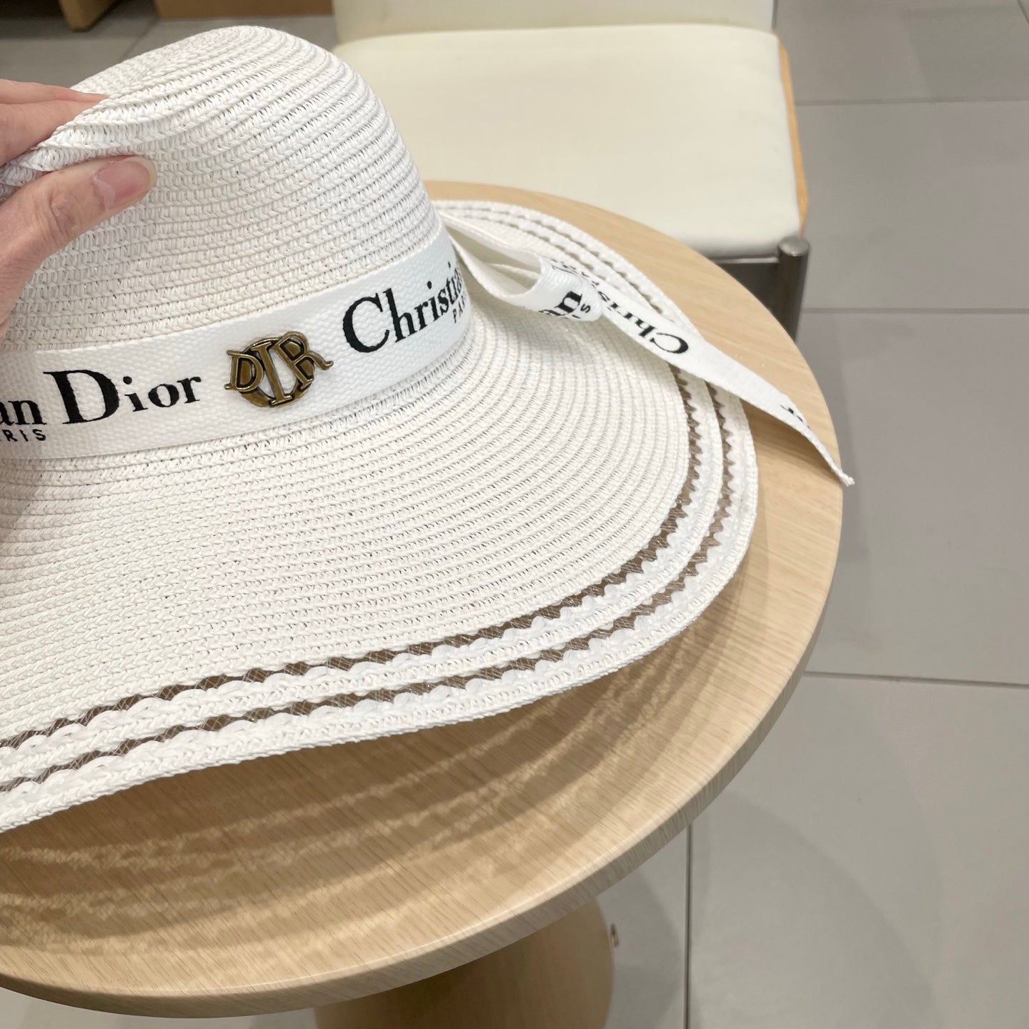 D-Cap
