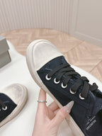 B-Sneakers