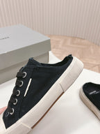 B-Sneakers