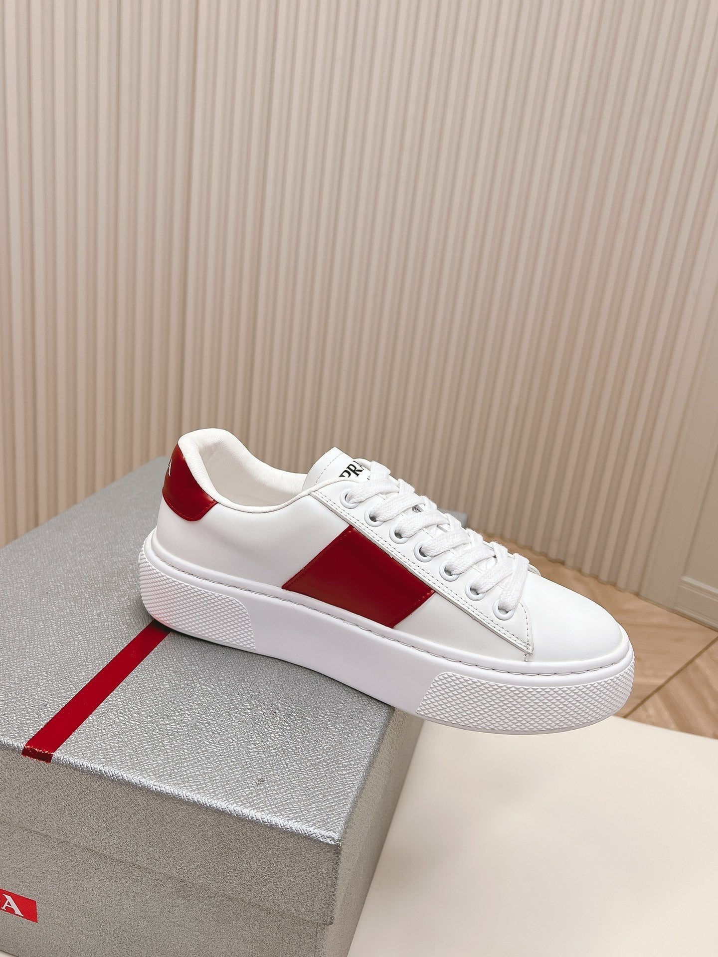 P-Sneakers