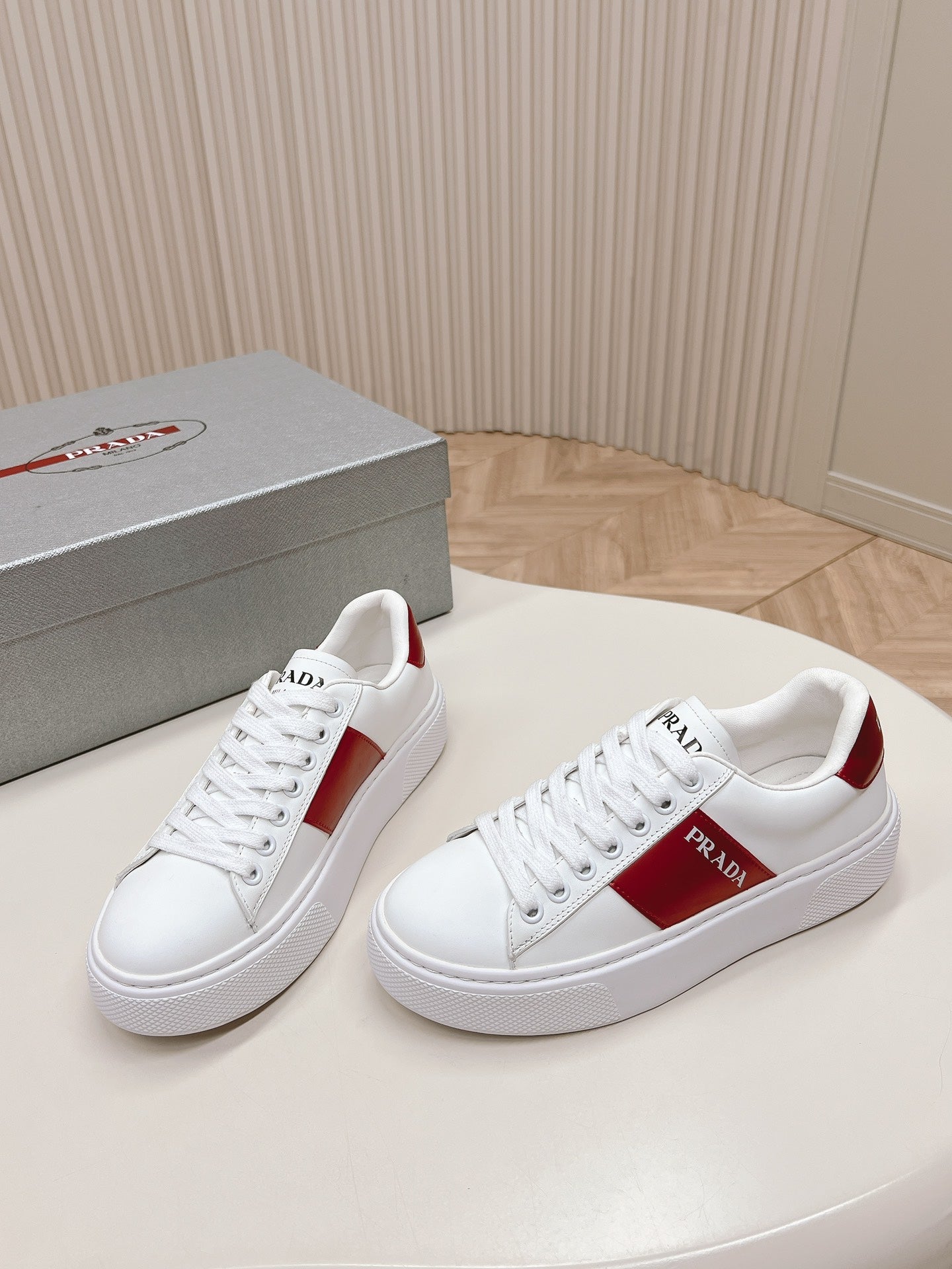 P-Sneakers