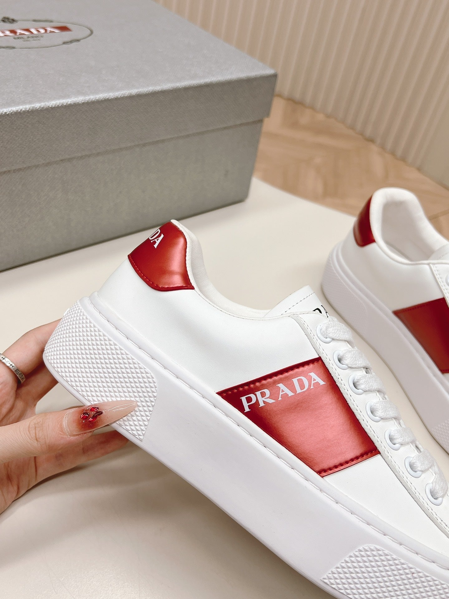 P-Sneakers