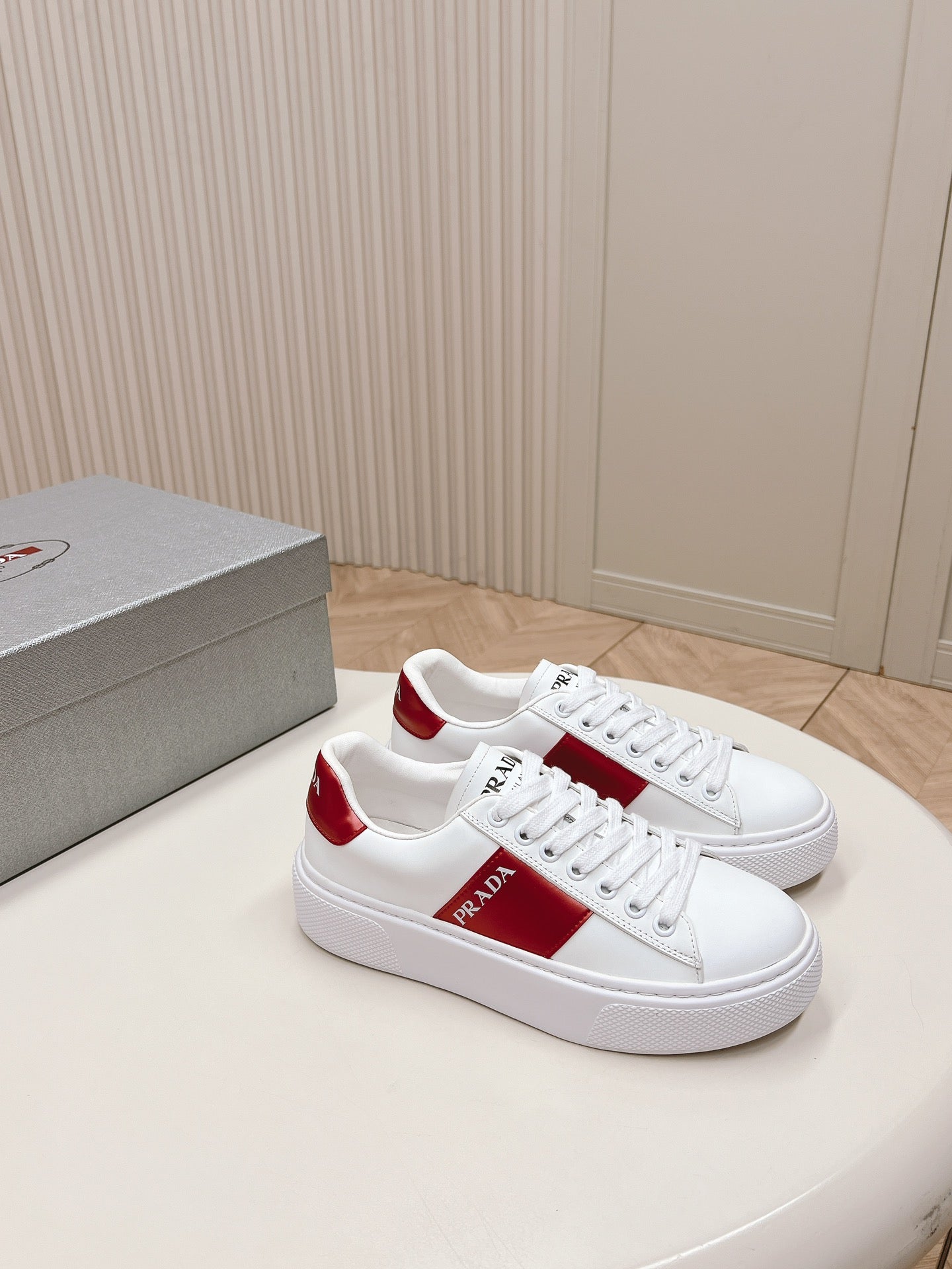 P-Sneakers