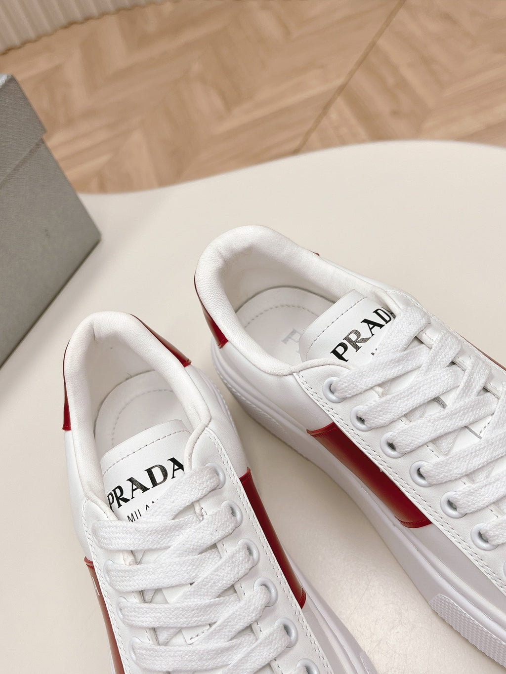P-Sneakers
