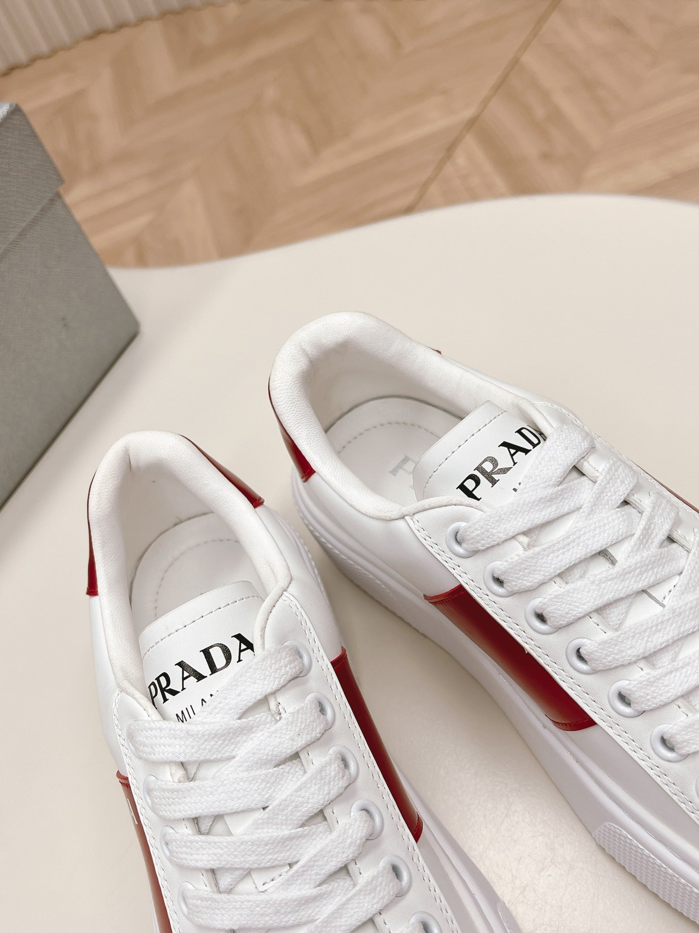 P-Sneakers