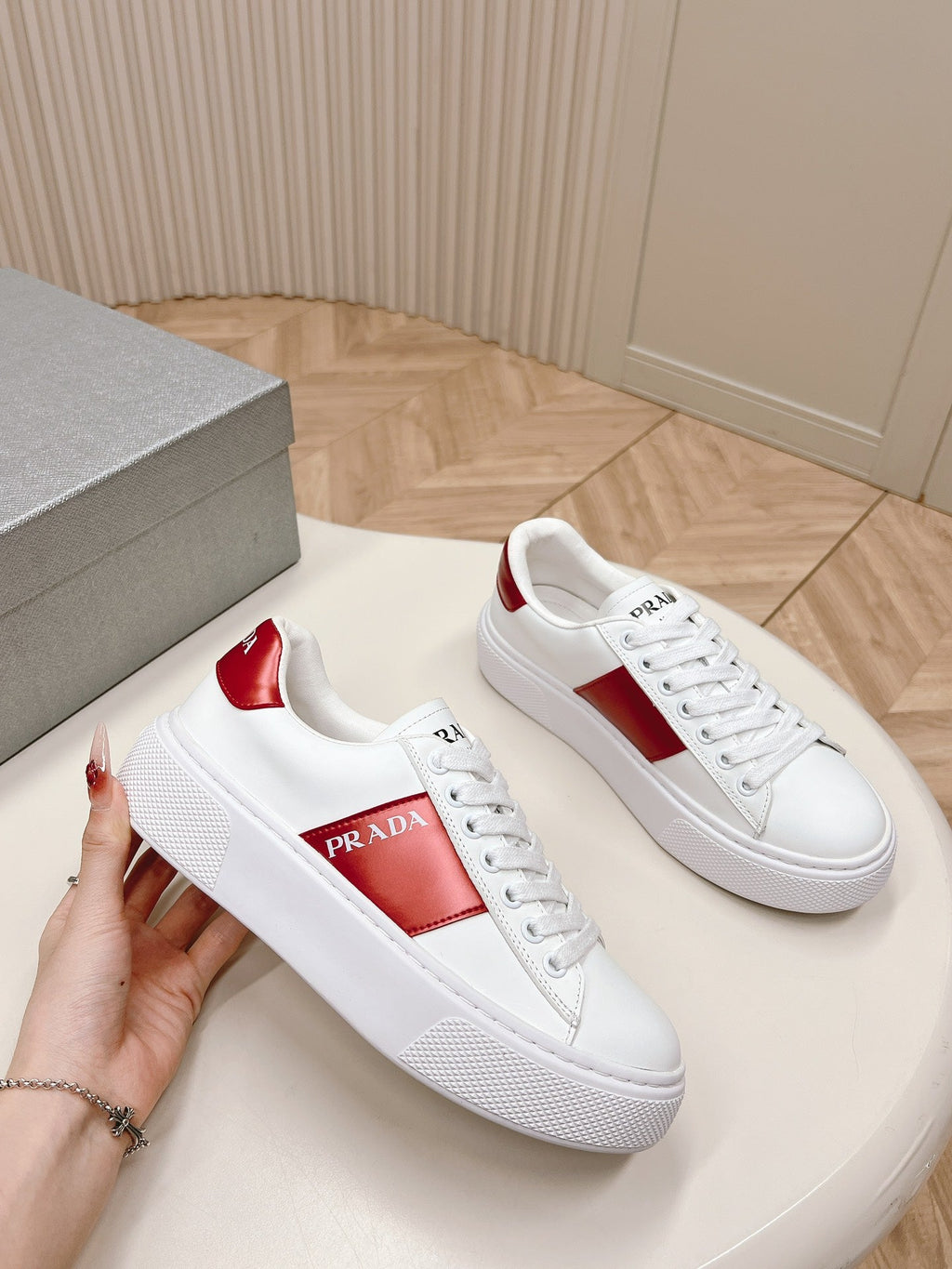 P-Sneakers