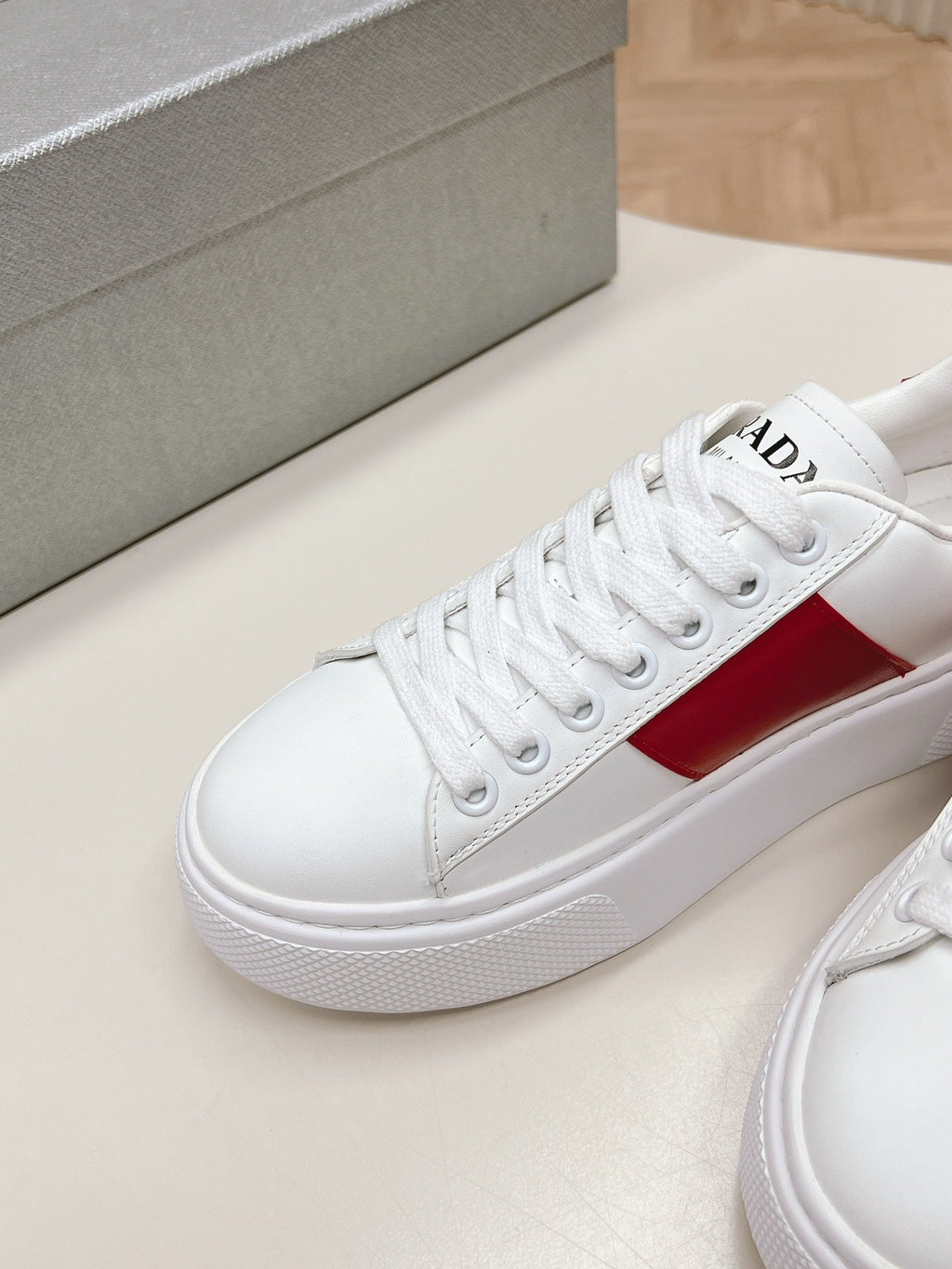 P-Sneakers