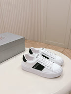 P-Sneakers