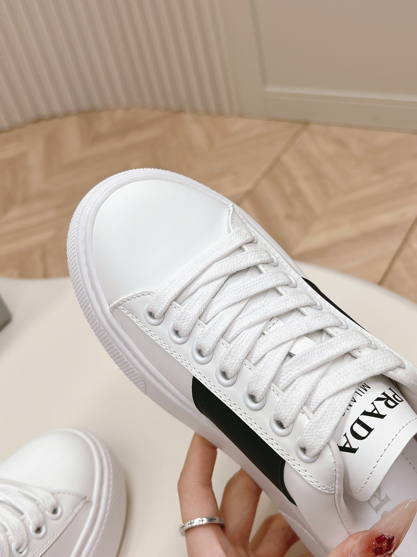 P-Sneakers