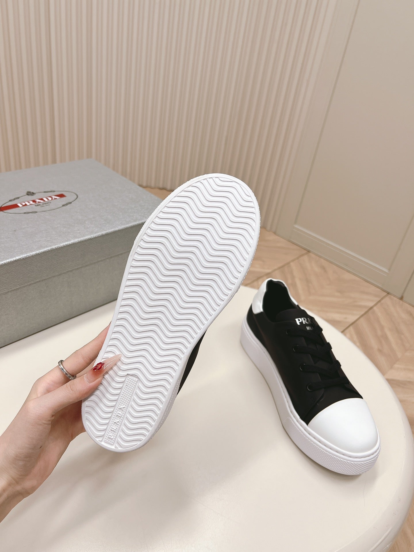 P-Sneakers