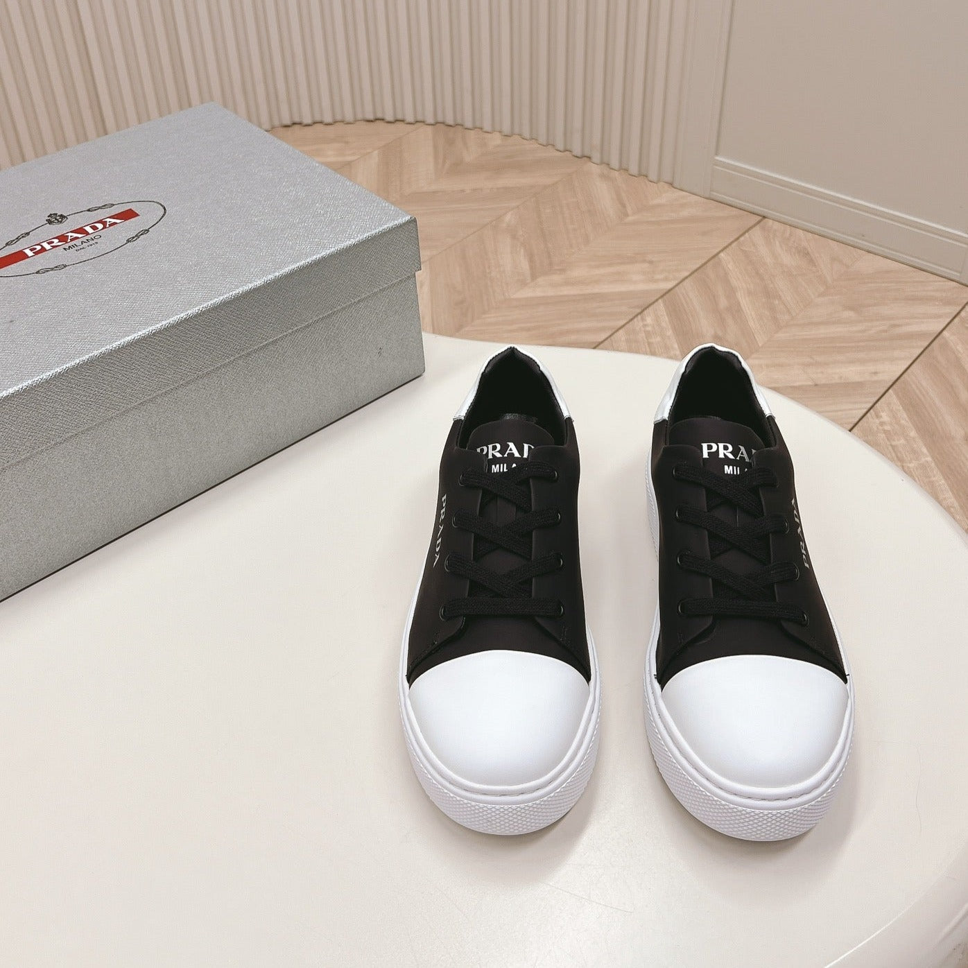 P-Sneakers