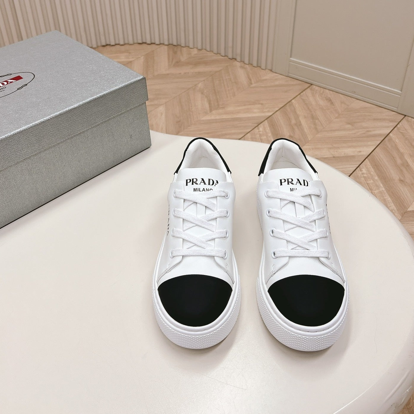 P-Sneakers