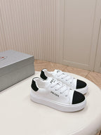 P-Sneakers
