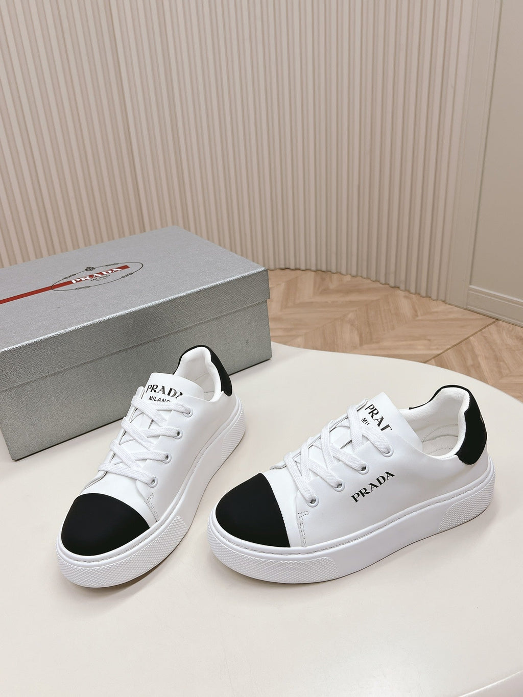 P-Sneakers