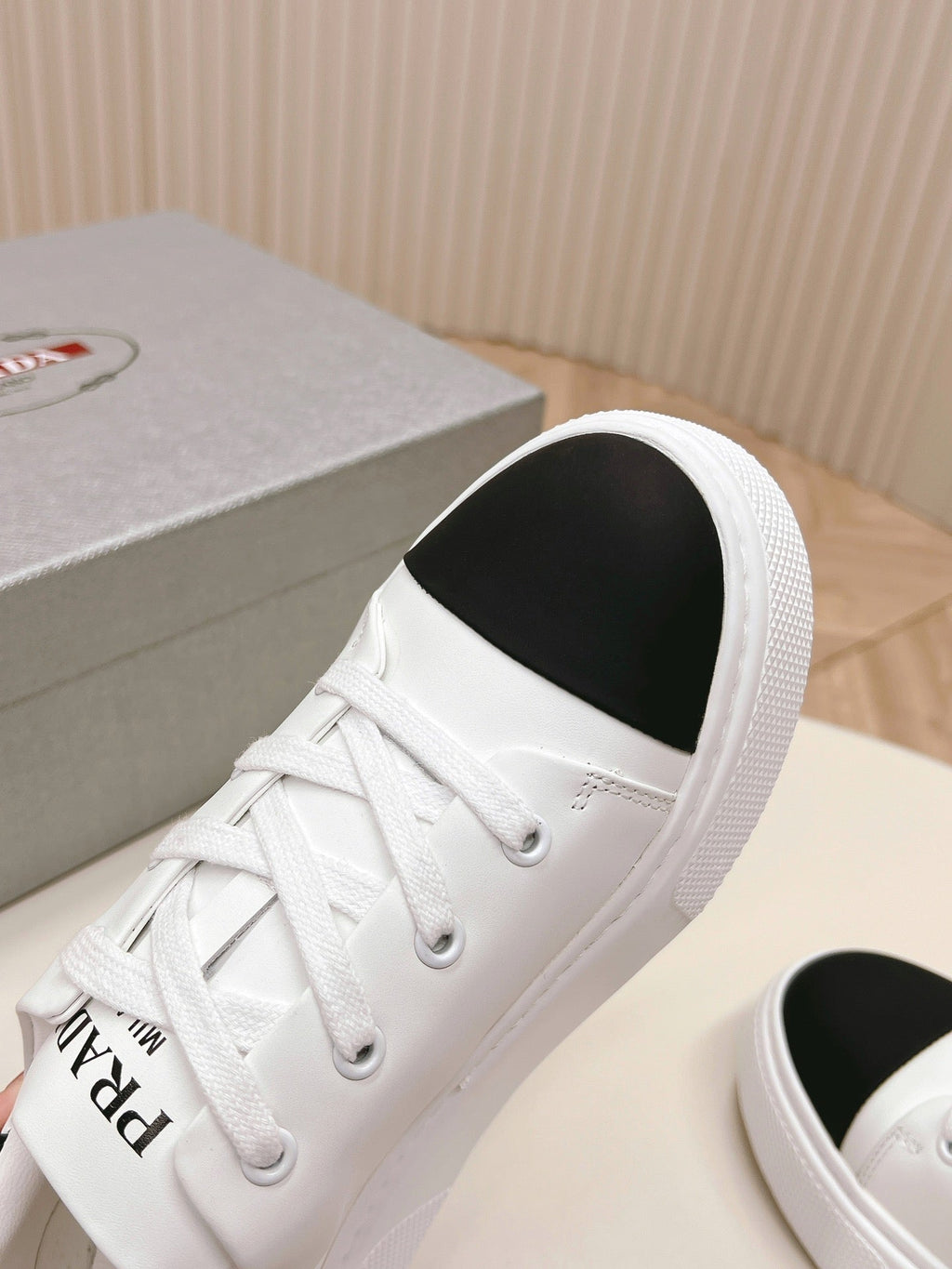 P-Sneakers