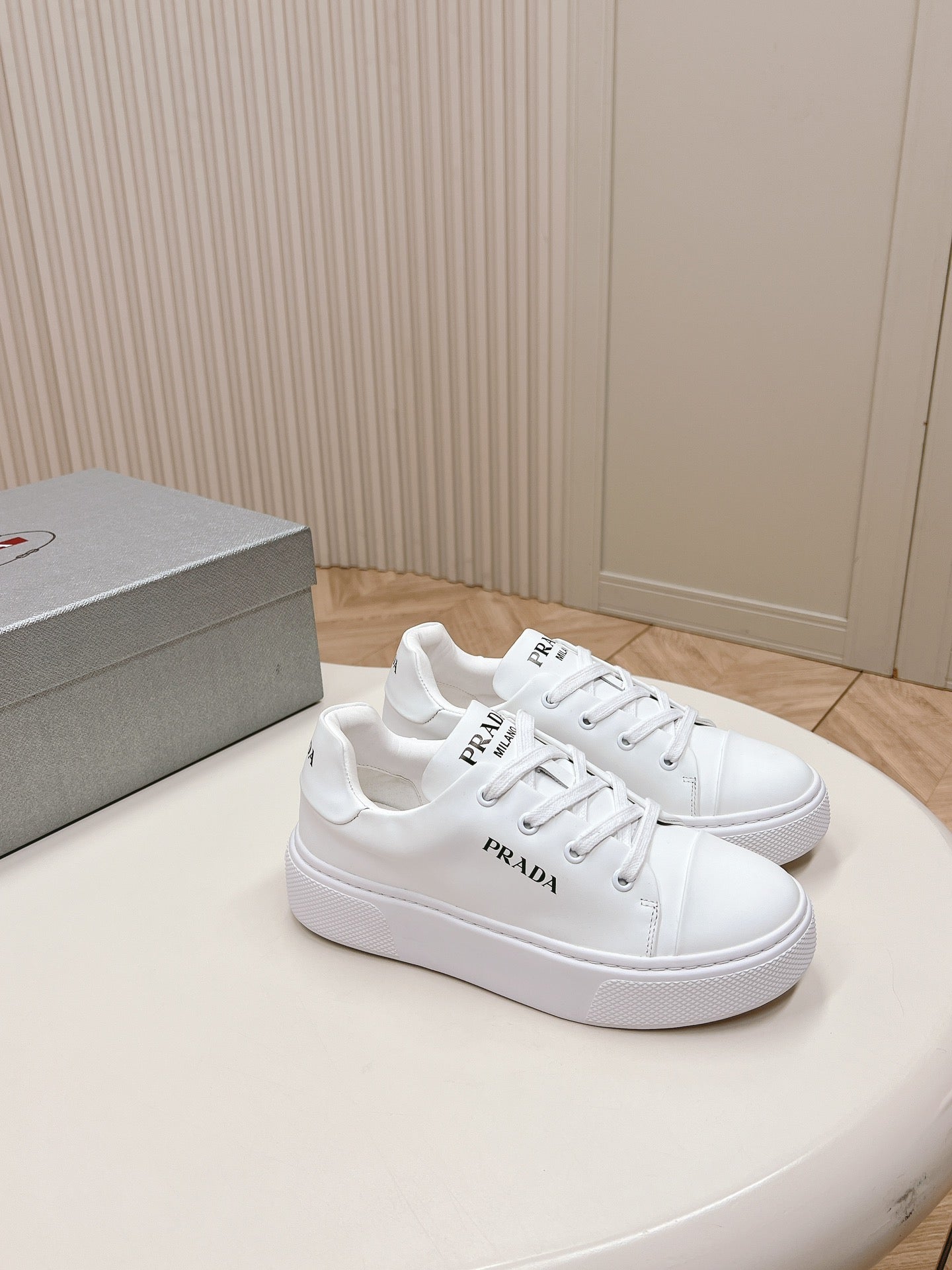 P-Sneakers