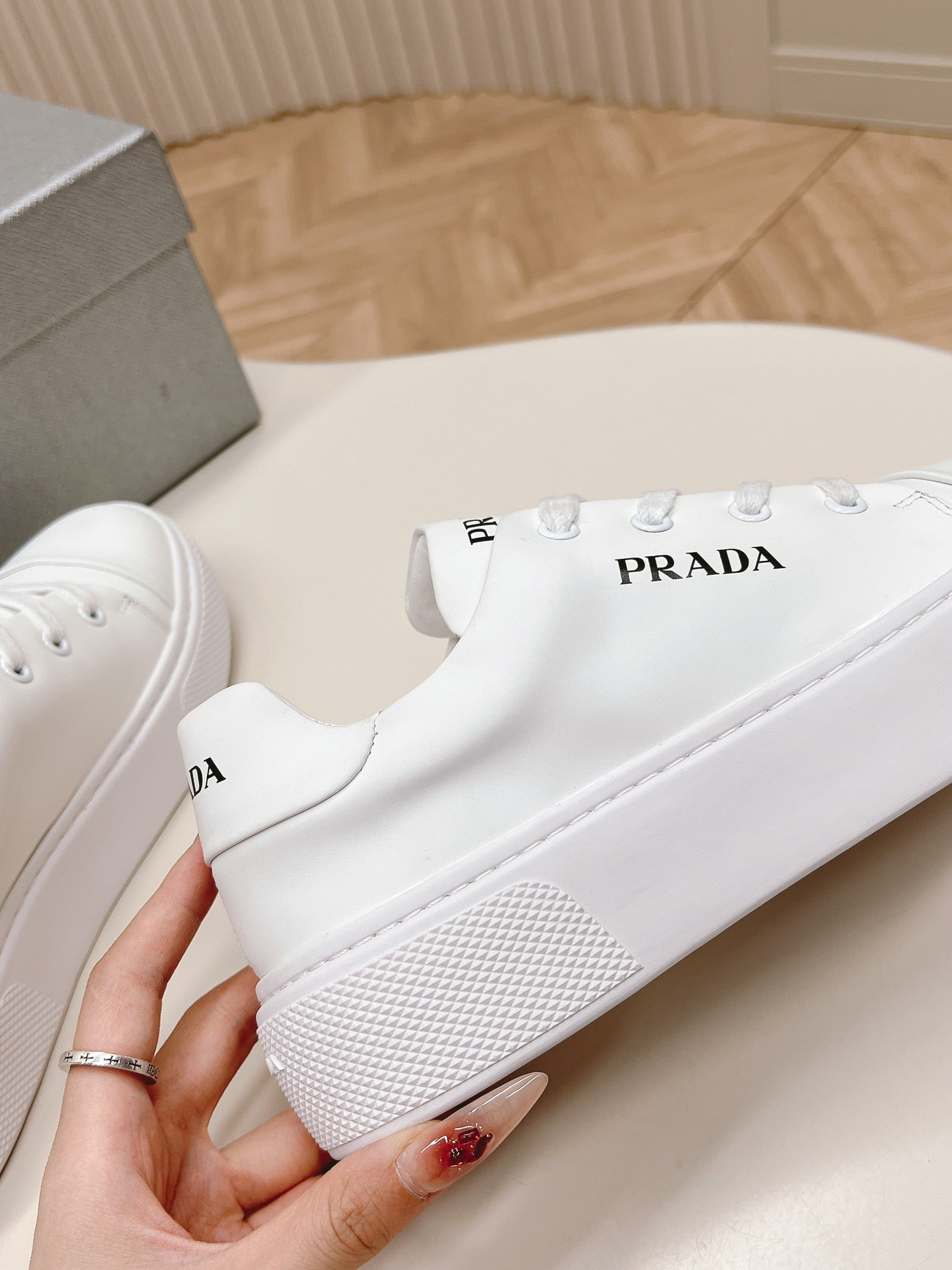 P-Sneakers