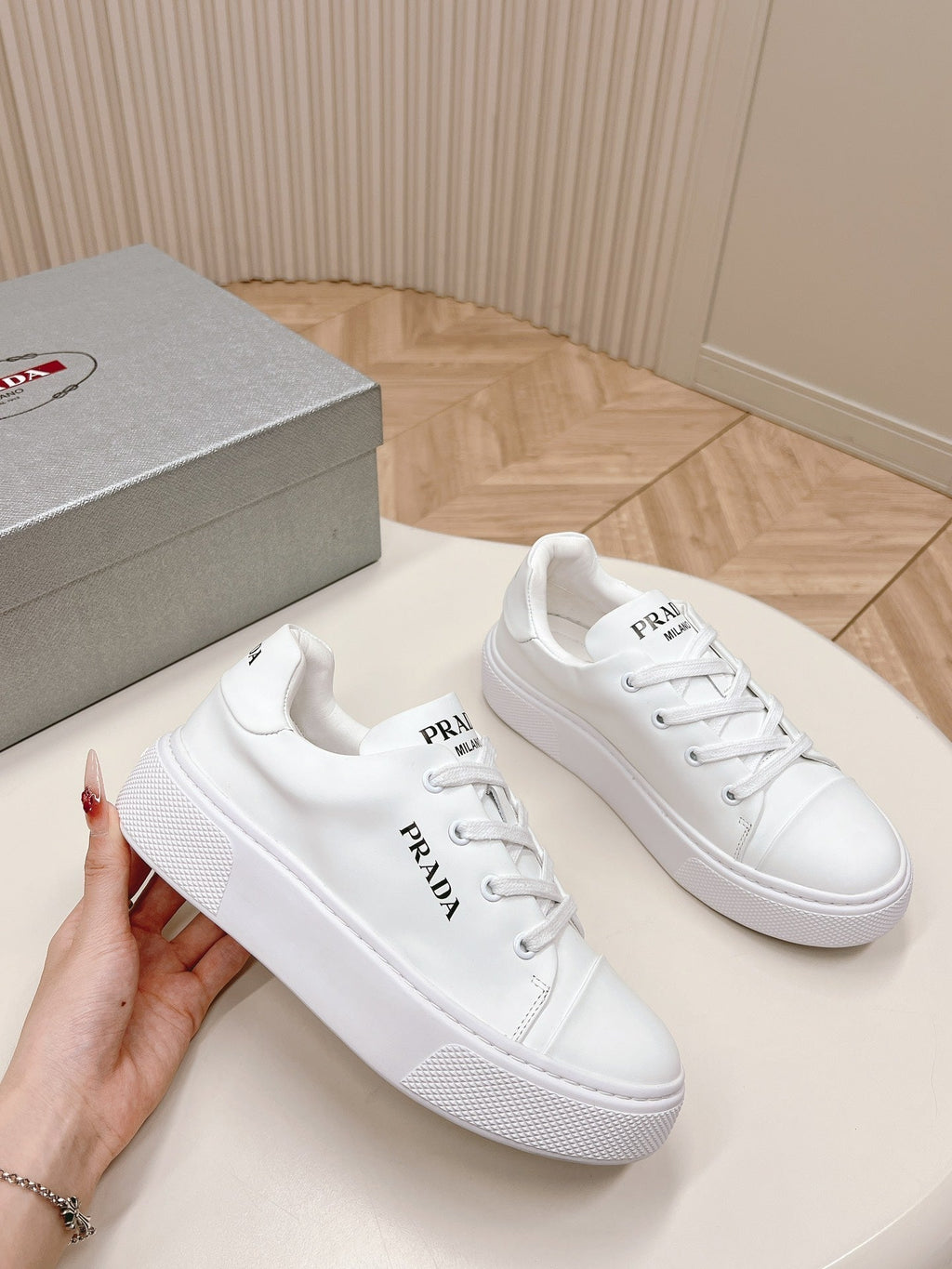P-Sneakers