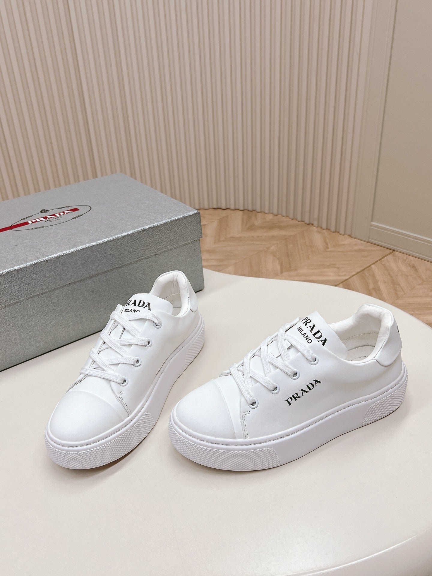 P-Sneakers