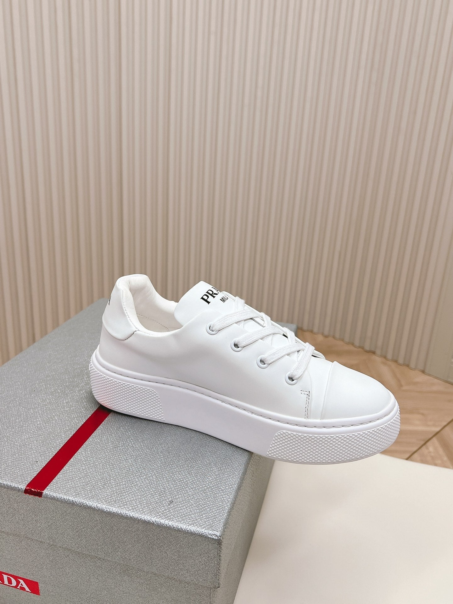 P-Sneakers
