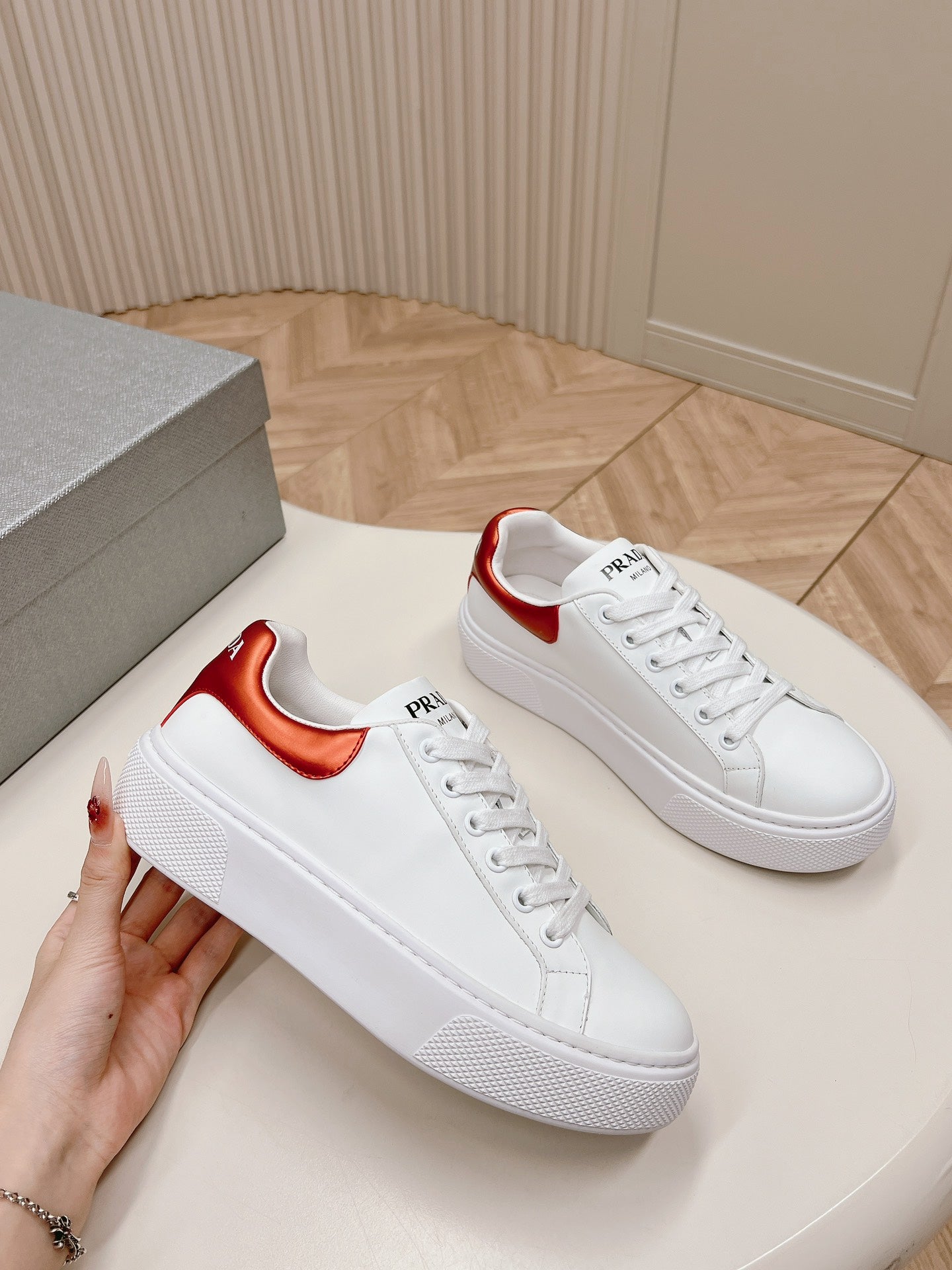 P-Sneakers