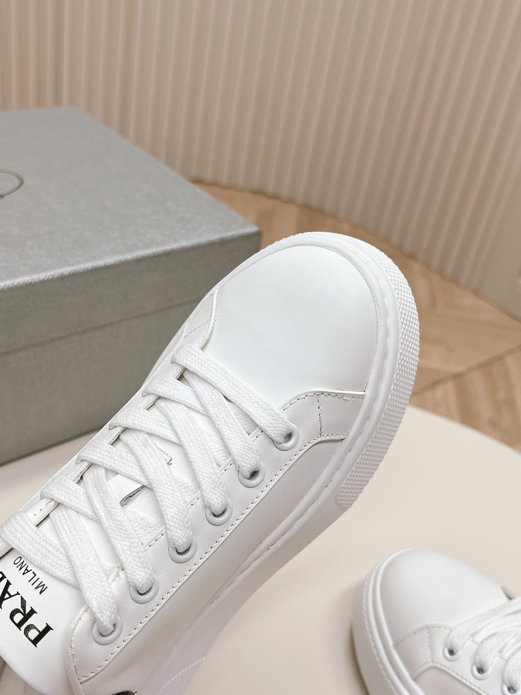 P-Sneakers