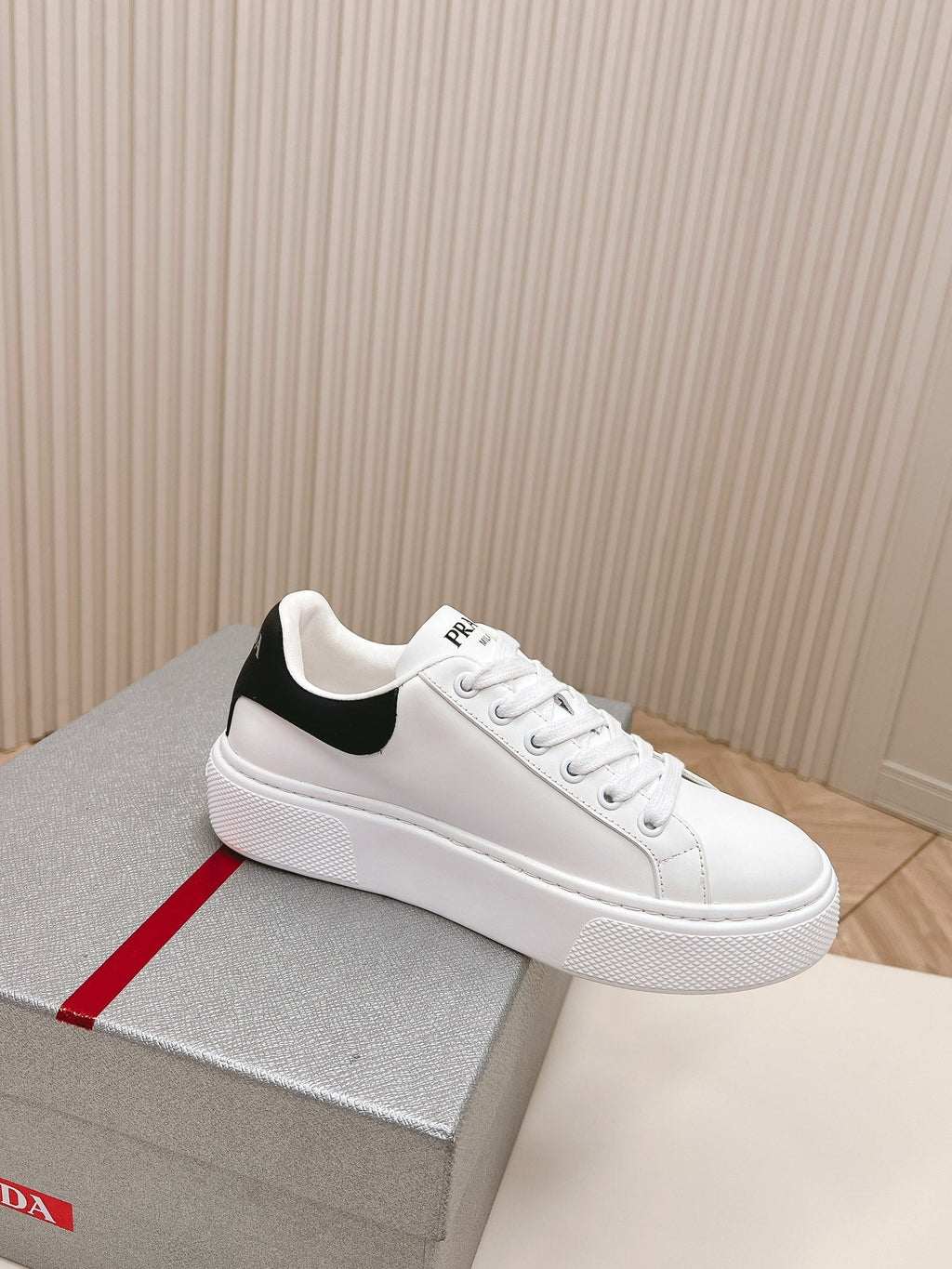 P-Sneakers