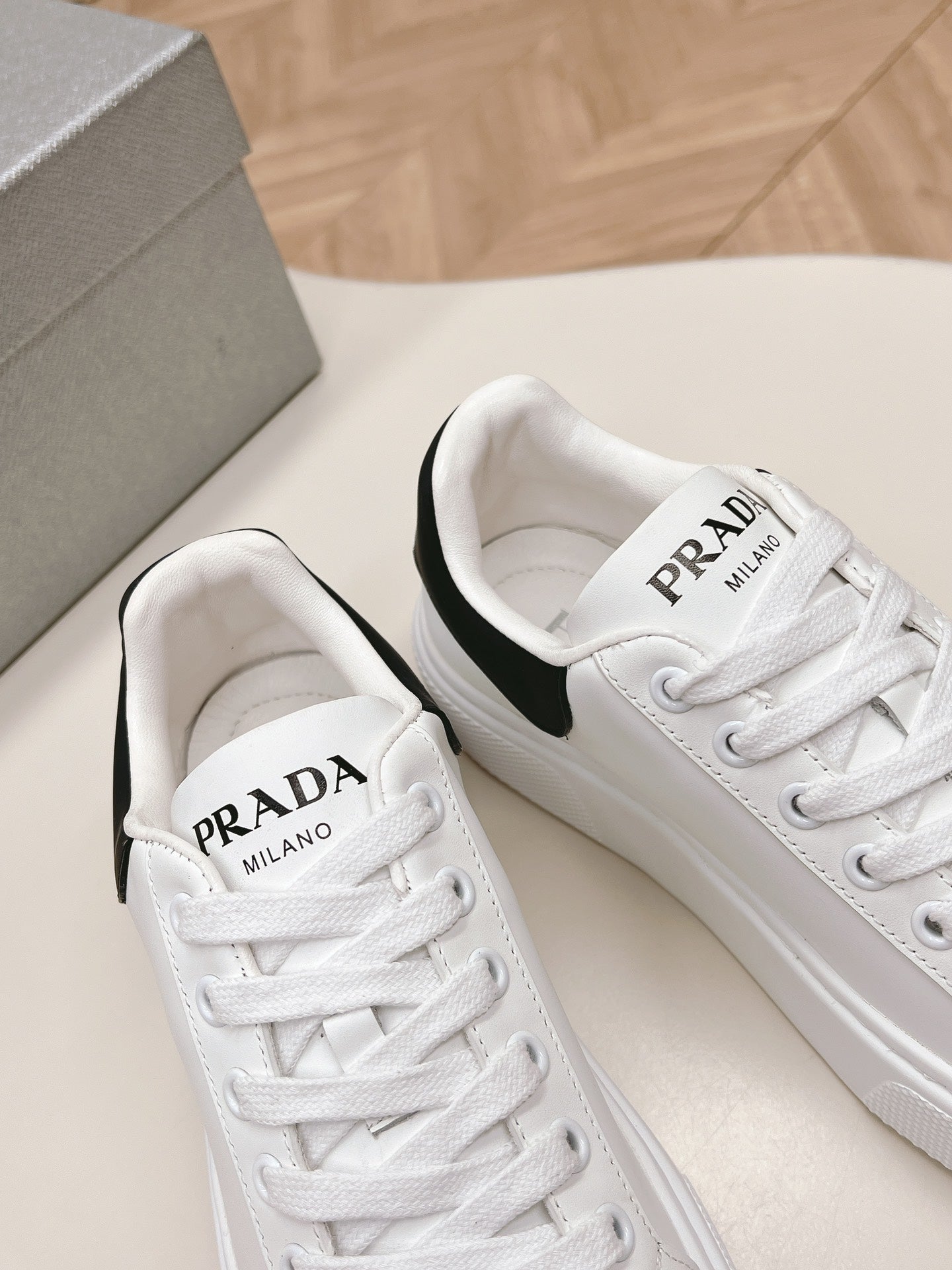 P-Sneakers