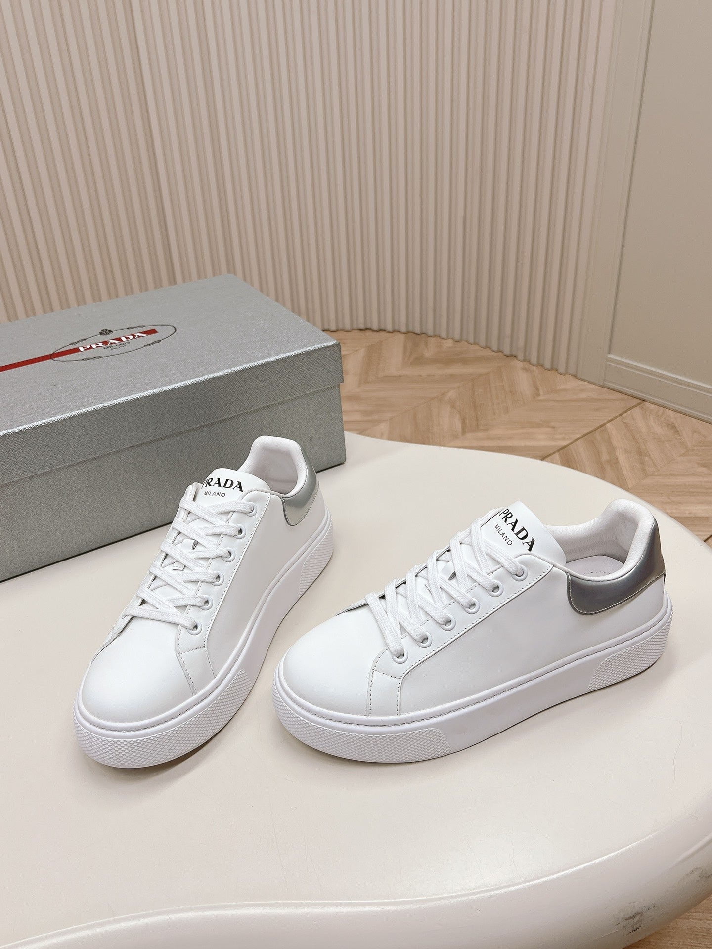 P-Sneakers