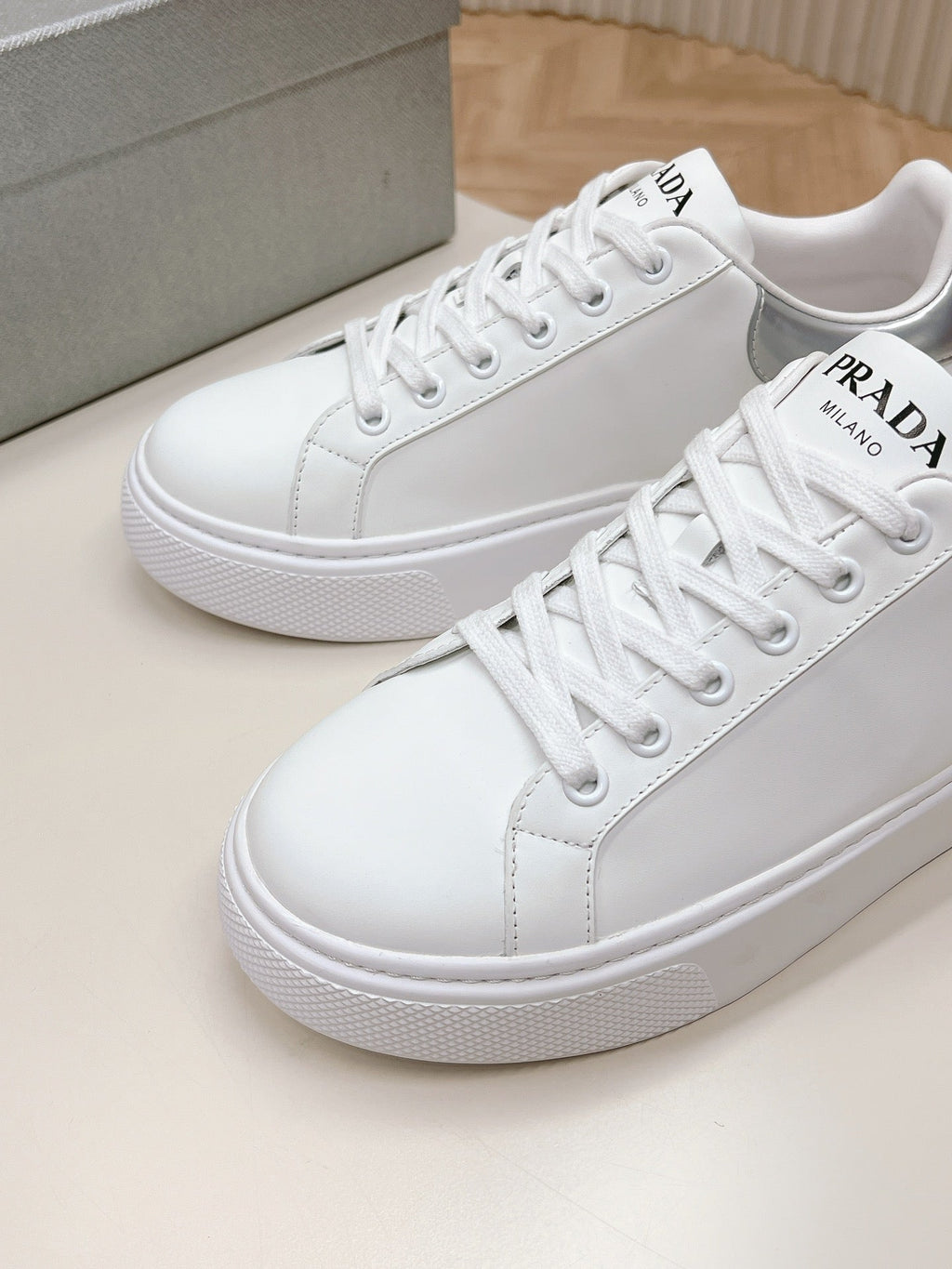 P-Sneakers