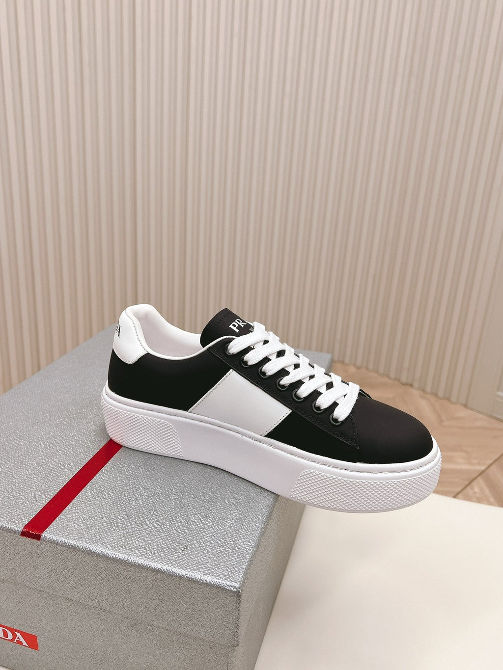 P-Sneakers