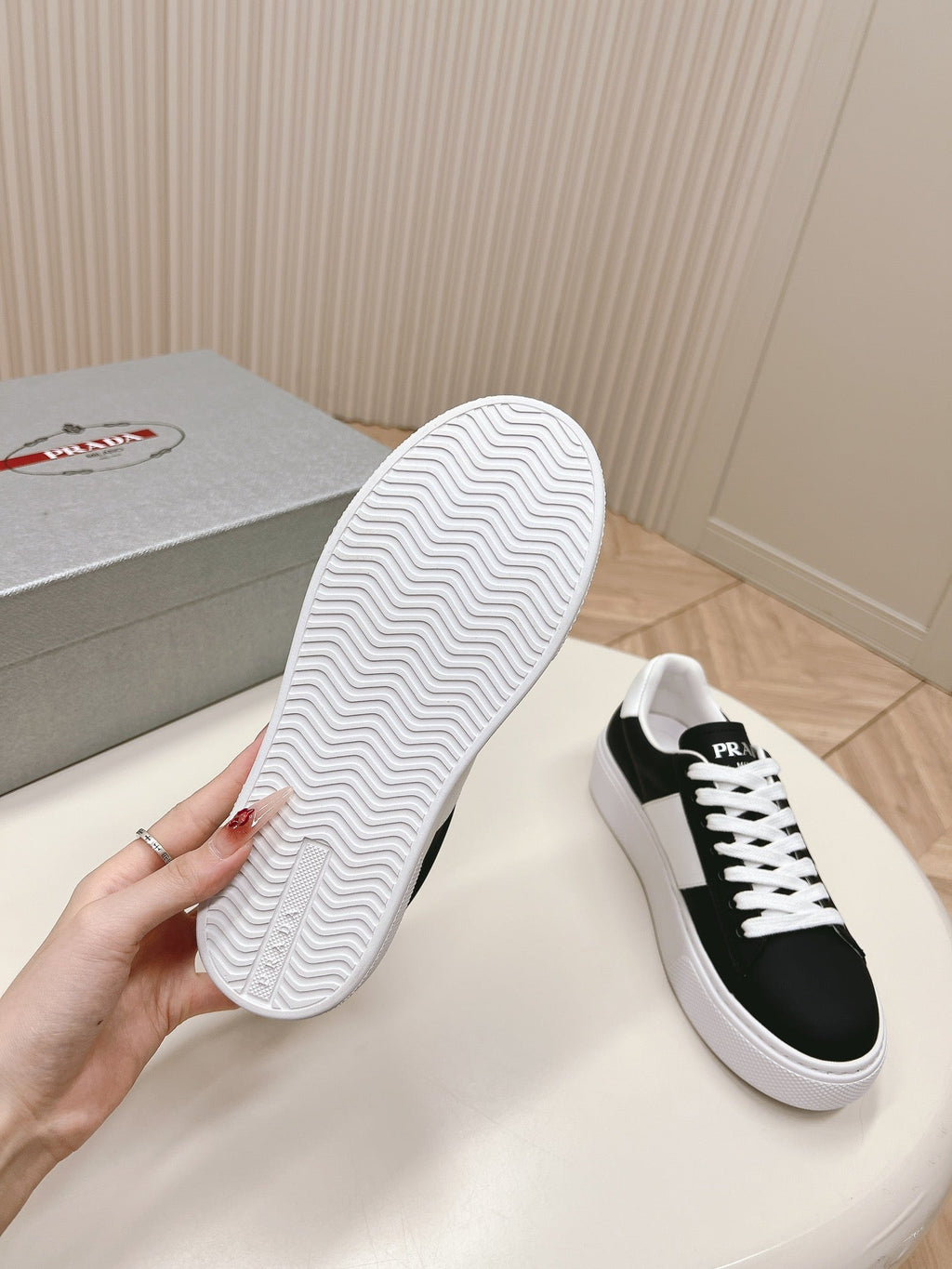 P-Sneakers