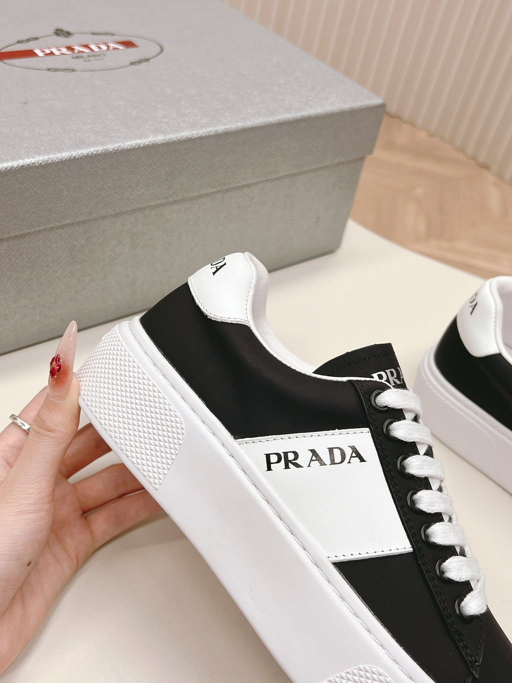 P-Sneakers