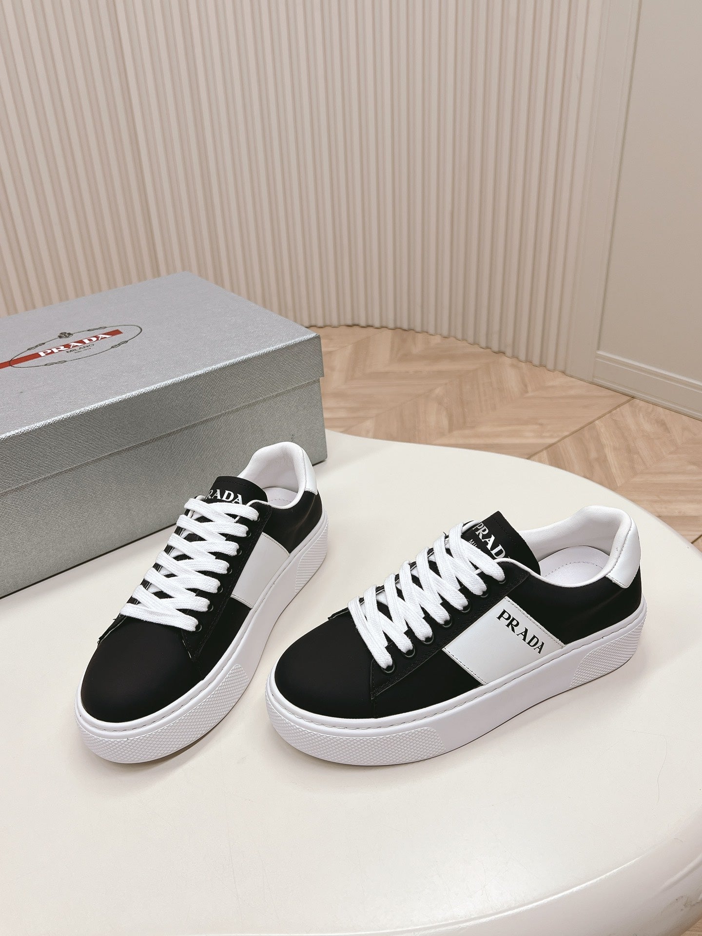 P-Sneakers