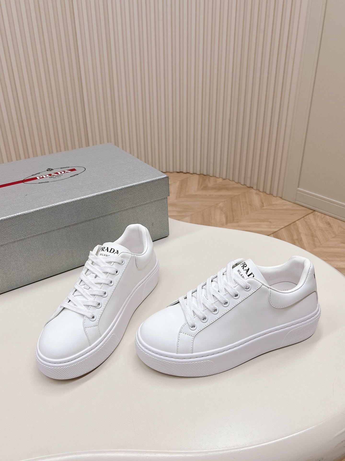 P-Sneakers