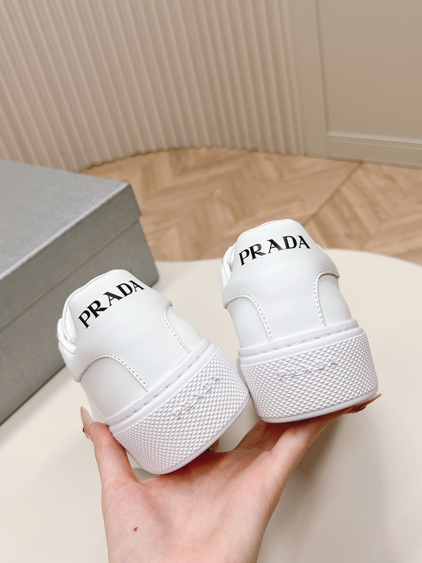 P-Sneakers