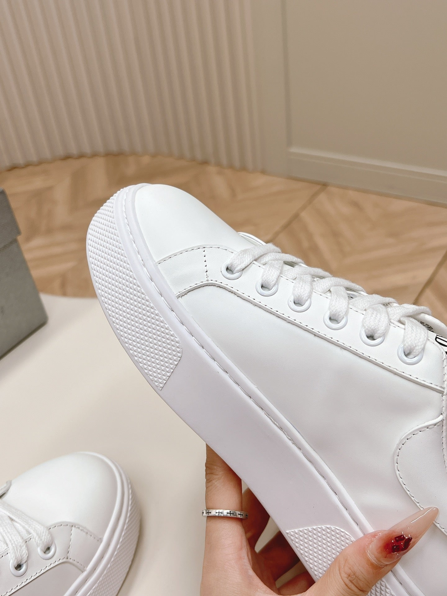 P-Sneakers