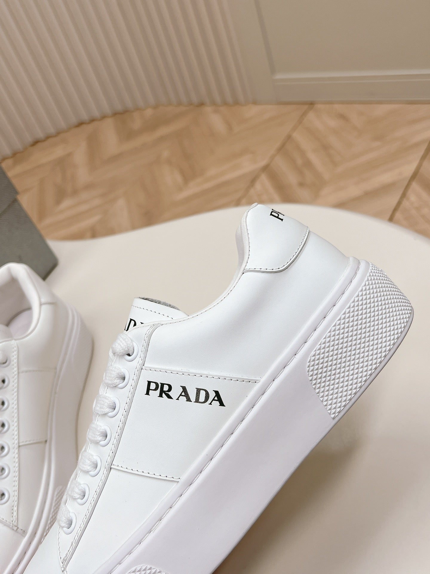 P-Sneakers