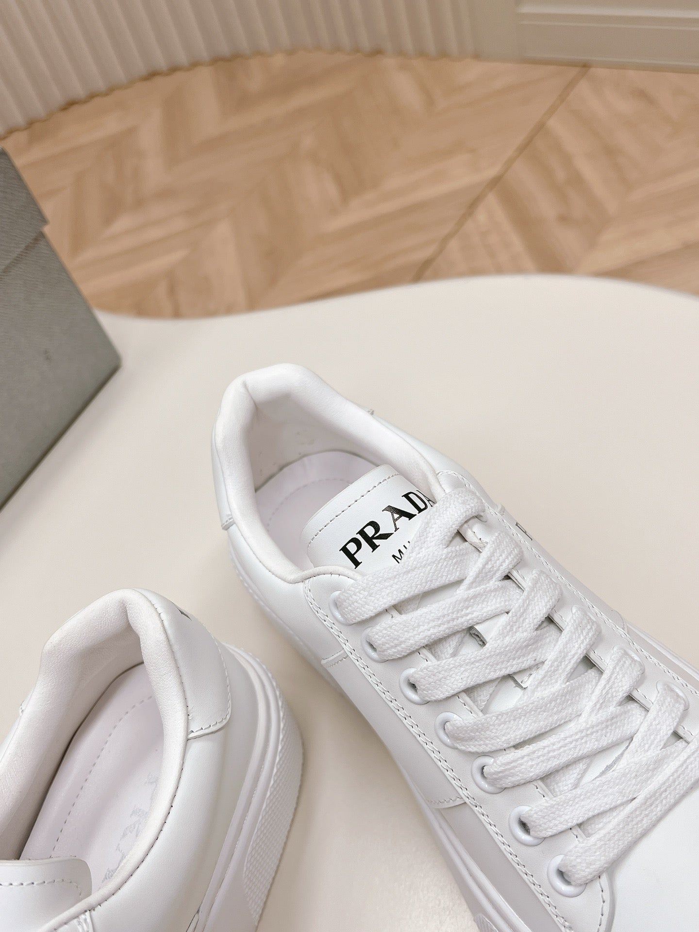 P-Sneakers