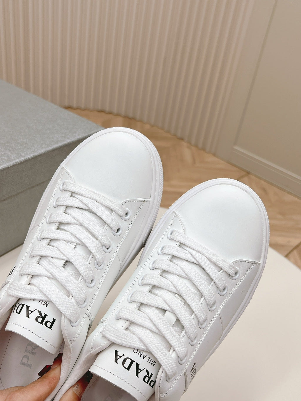 P-Sneakers
