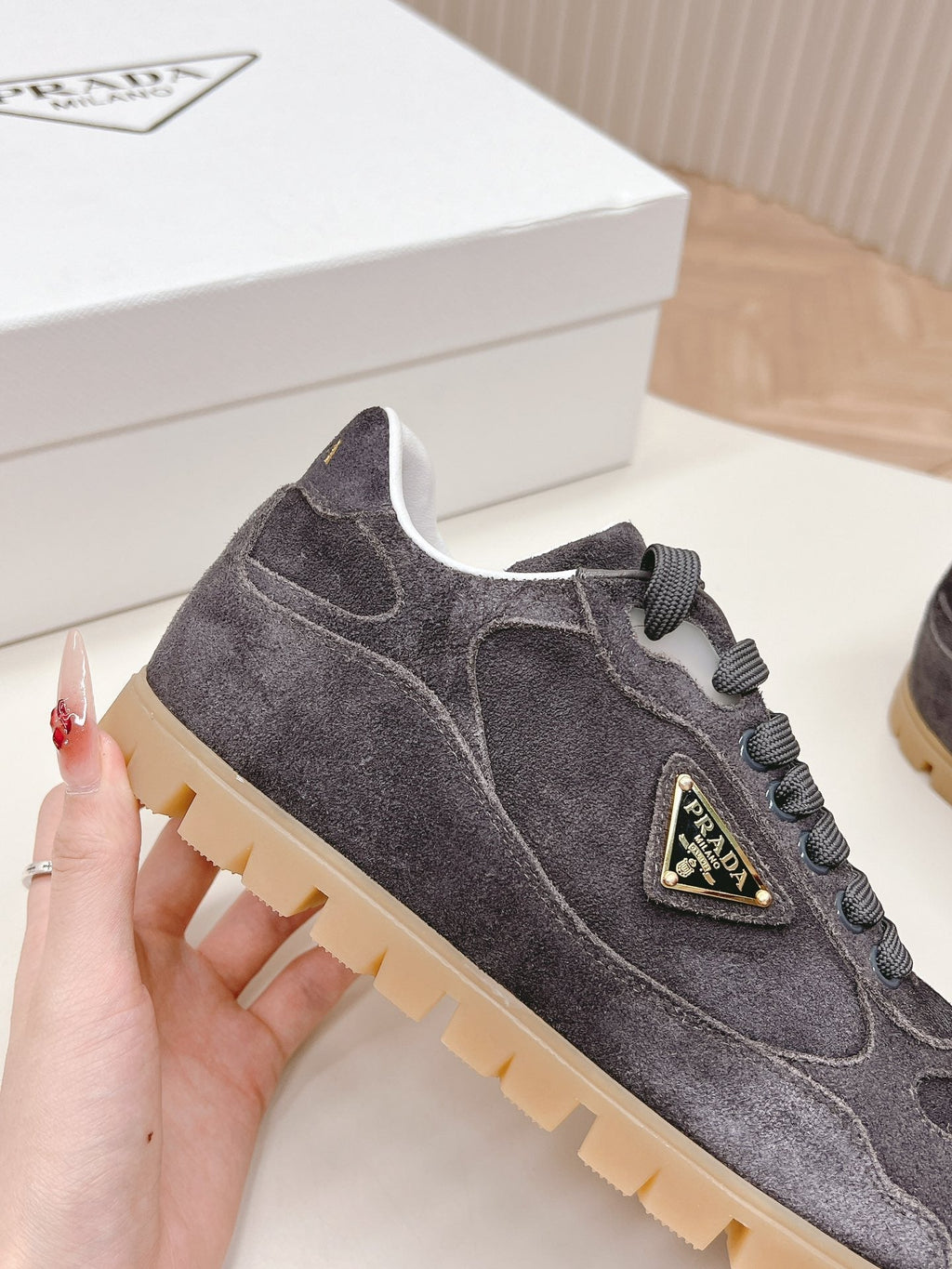 P-Sneakers
