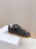 P-Sneakers