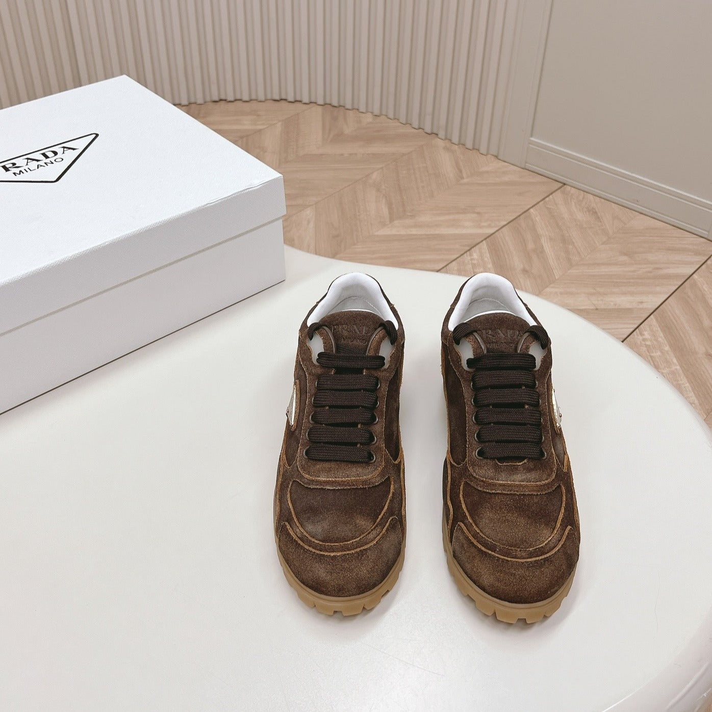 P-Sneakers