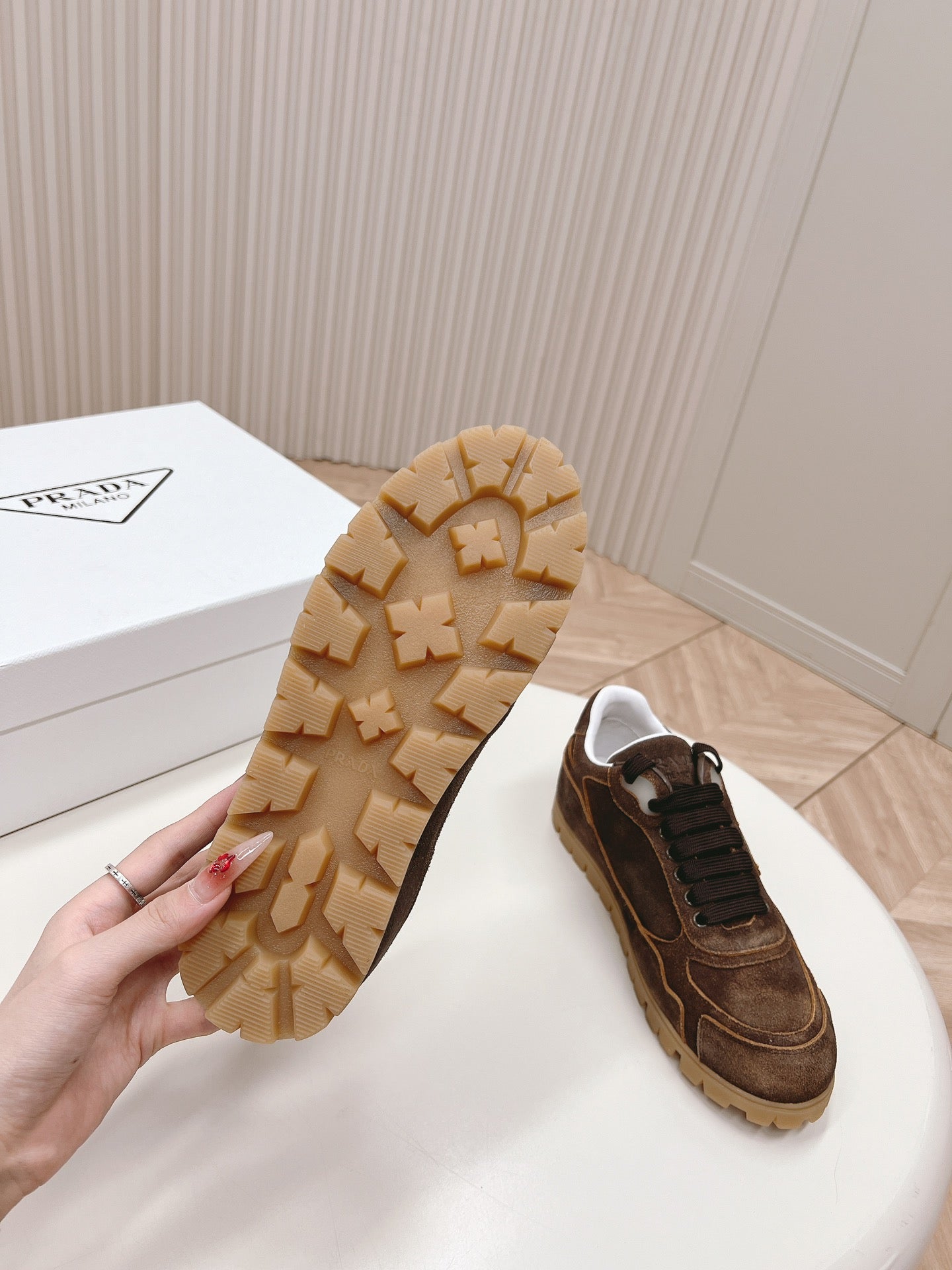 P-Sneakers
