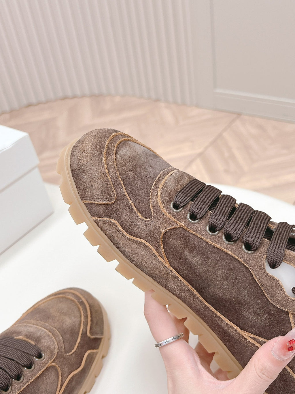 P-Sneakers