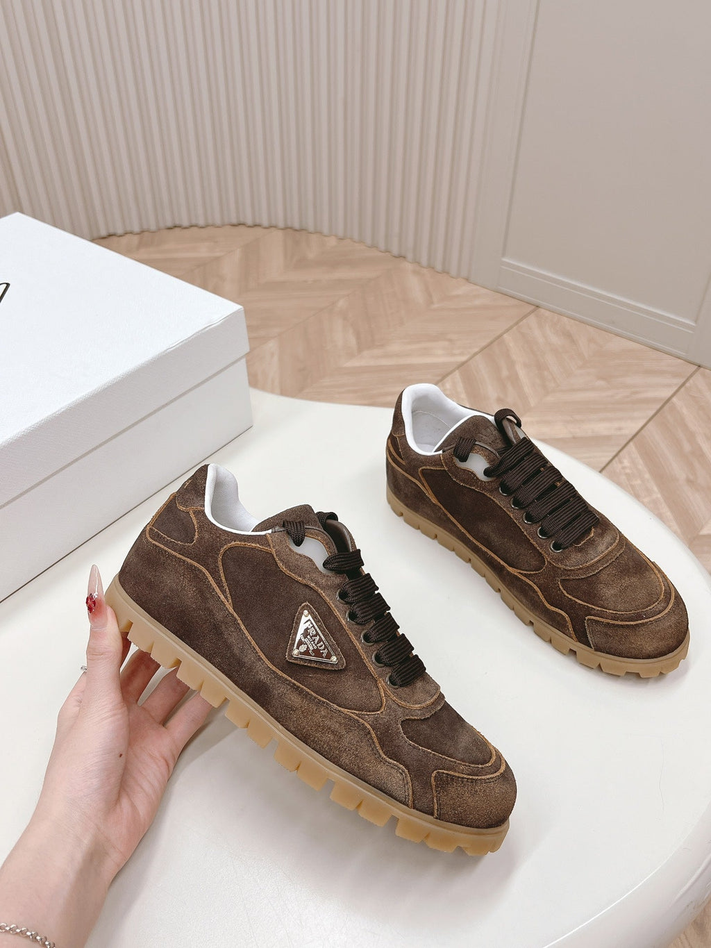 P-Sneakers