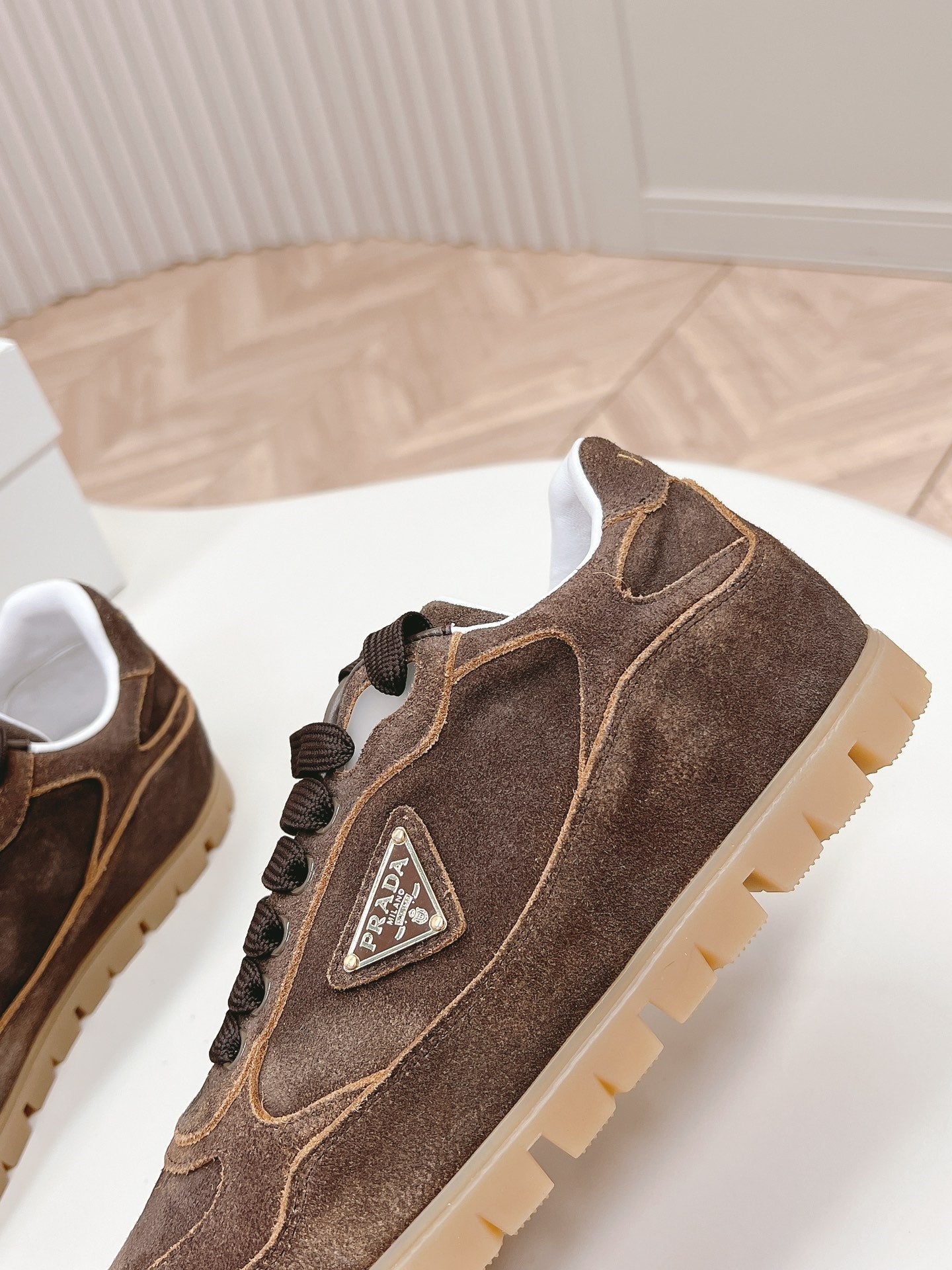 P-Sneakers
