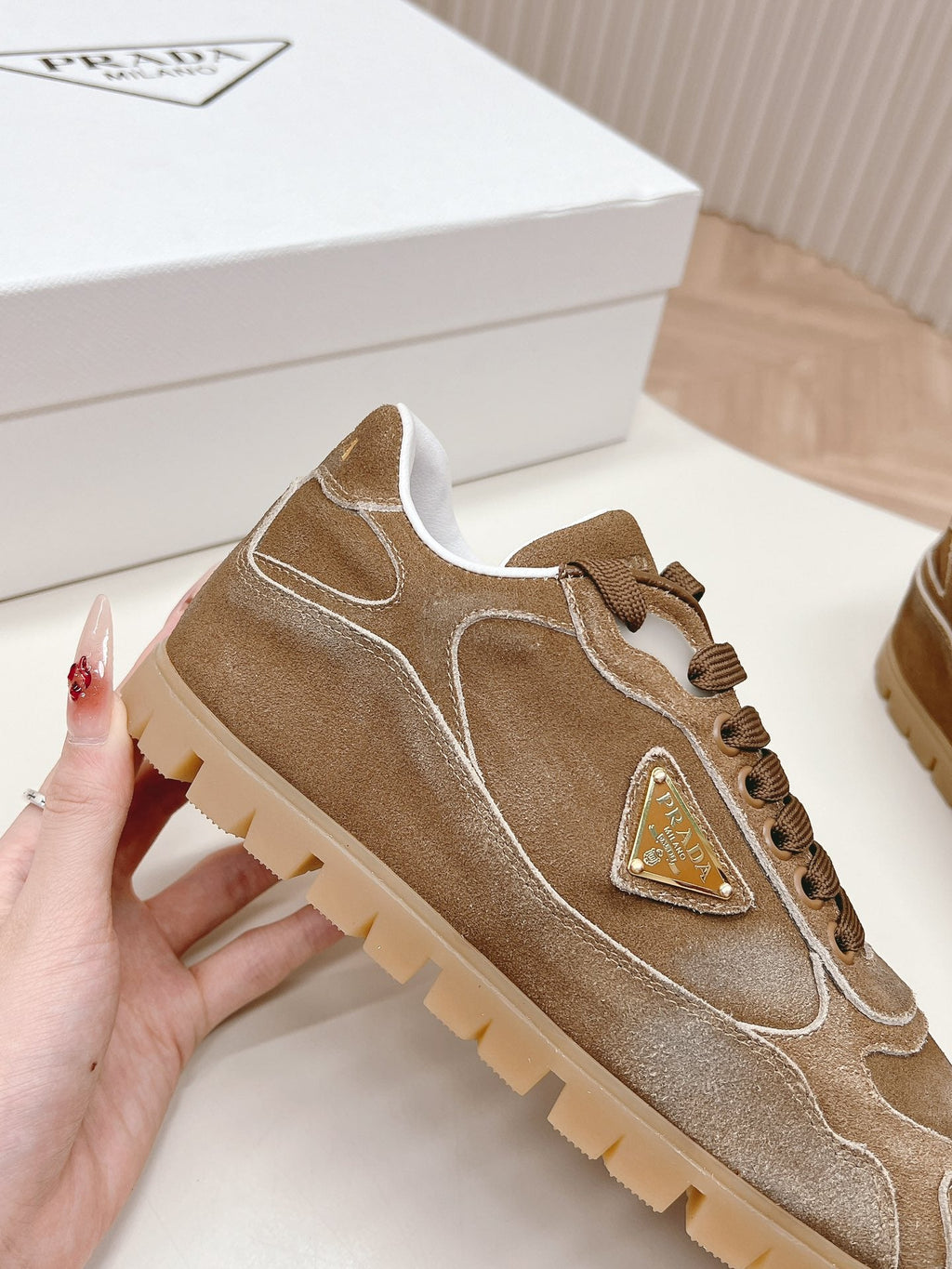 P-Sneakers